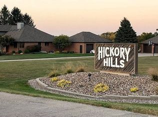 5300 Hickory Hills Dr, Ames, IA 50014