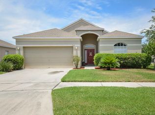3402 Grove Blossom Ln, Plant City, FL 33567