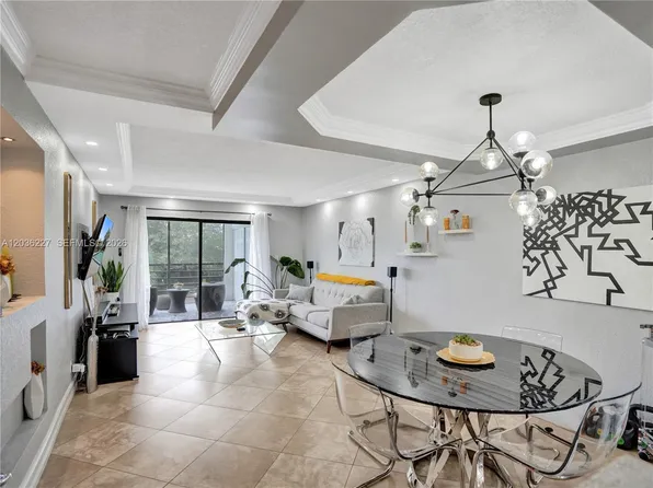9440 SW 8th St APT 309, Boca Raton, FL 33428