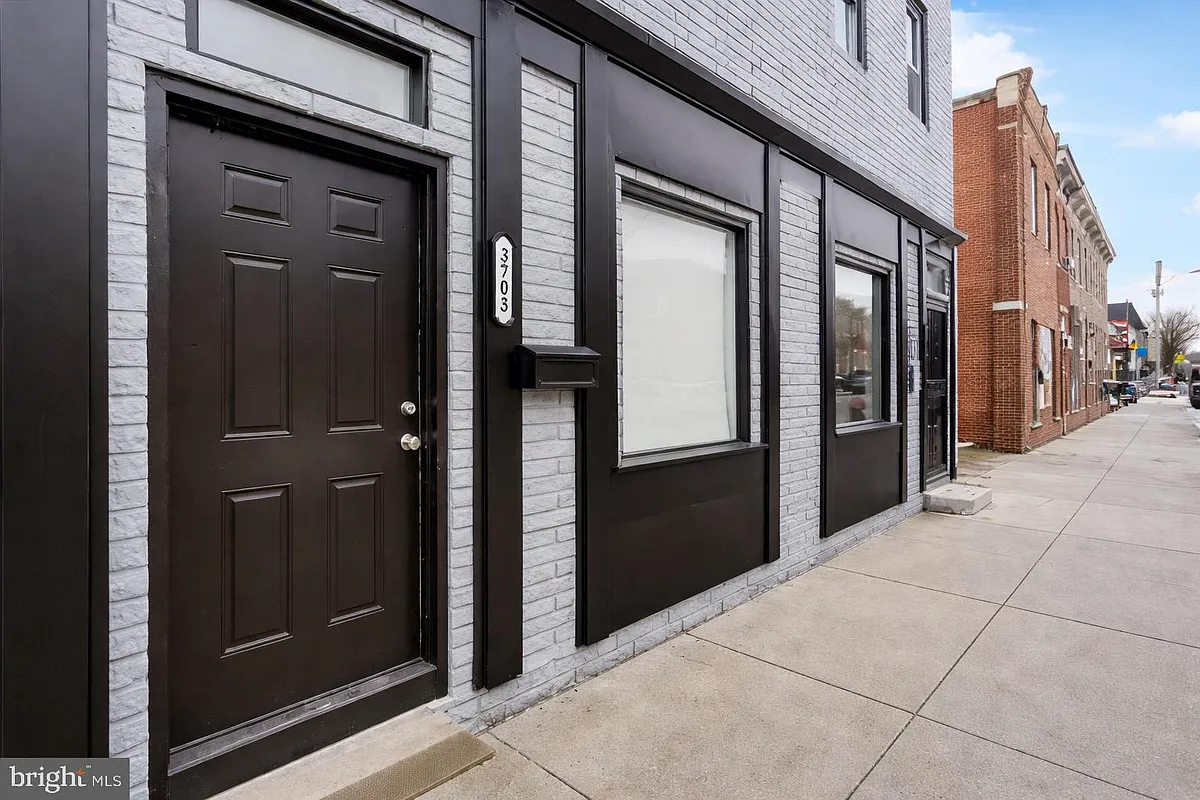 Building Photo - 3701 E Lombard St