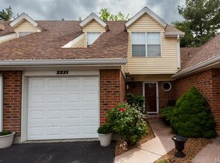 2221 Riverwood Trails Dr, Florissant, MO 63031