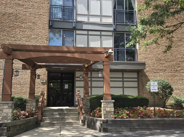 1811 Four Lakes Ave APT 4J, Lisle, IL 60532