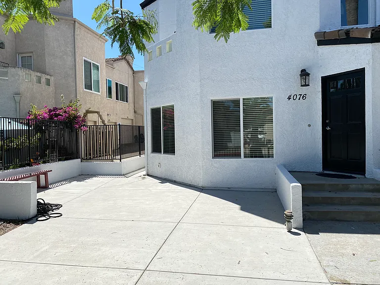 4076 Promontory St — Photo 2