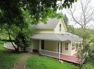 11060 Madison Ave NE, Bainbridge Island, WA 98110