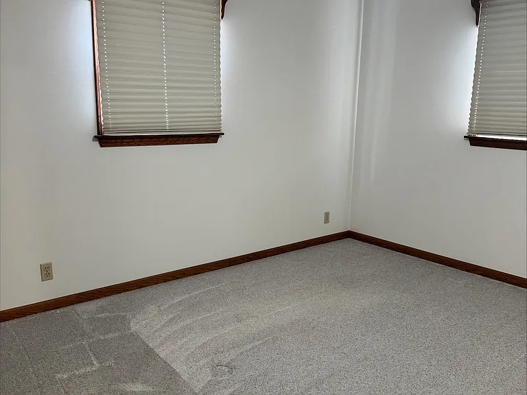 849 E North St — Photo 19