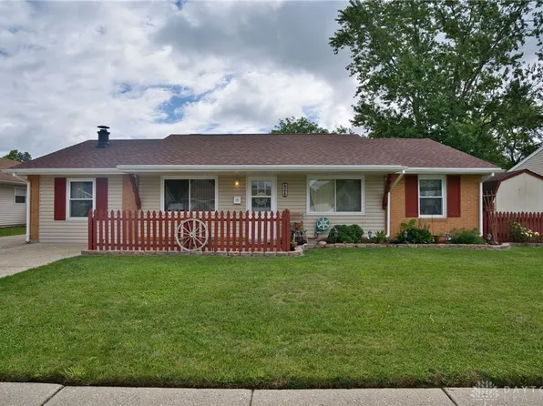 828 Plumwood Dr, New Carlisle, OH 45344