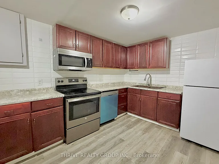 727 Millbank Dr #LOWER — Photo 4