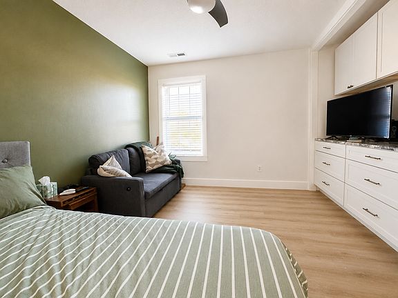 2nd image of 300 Rose Bud Ln