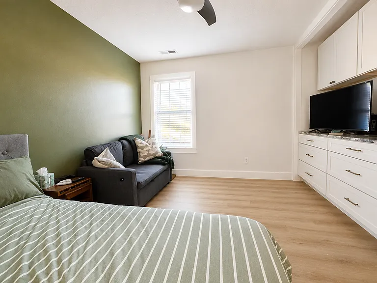 300 Rose Bud Ln — Photo 3