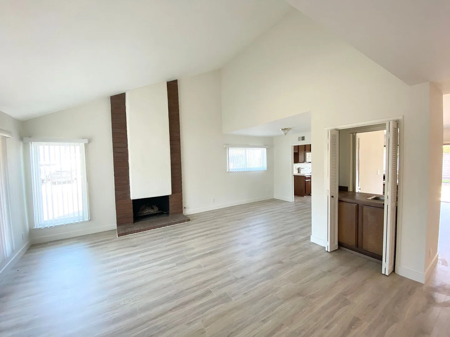 Amazing Pet friendly Anaheim home! — Photo 4