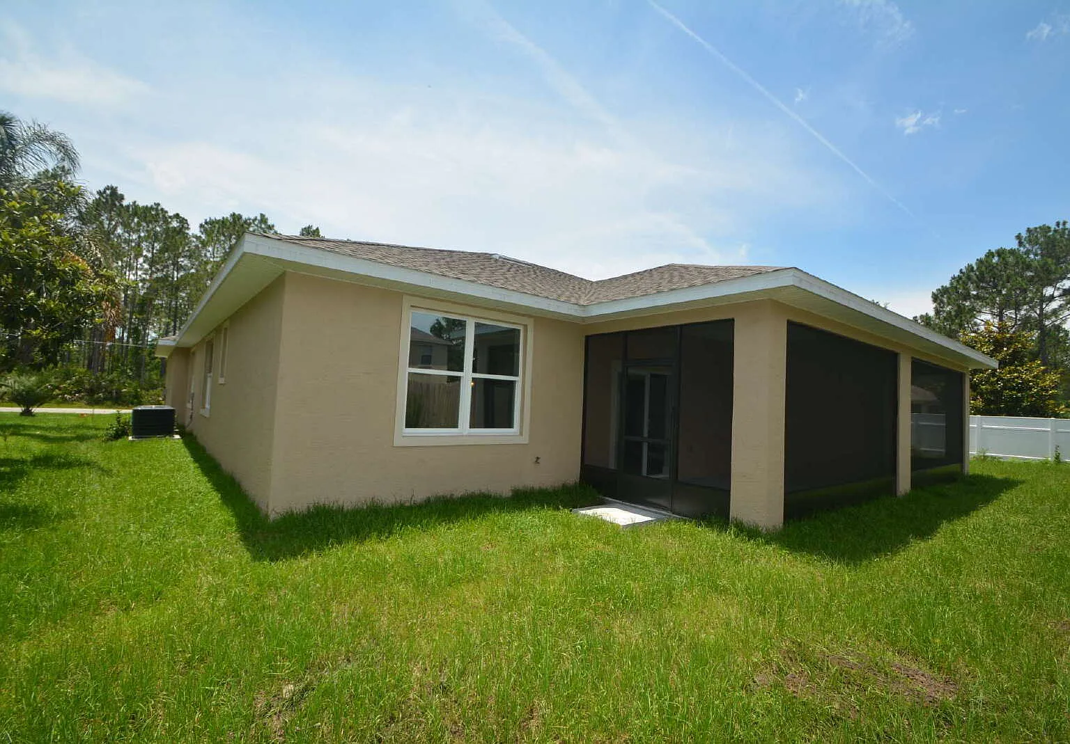 4 bed, 2.0 bath, 1544 sqft, $1,895 — Photo 2