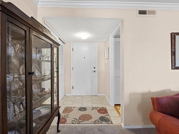 4th image of 1509 Hedgeford Dr APT 3