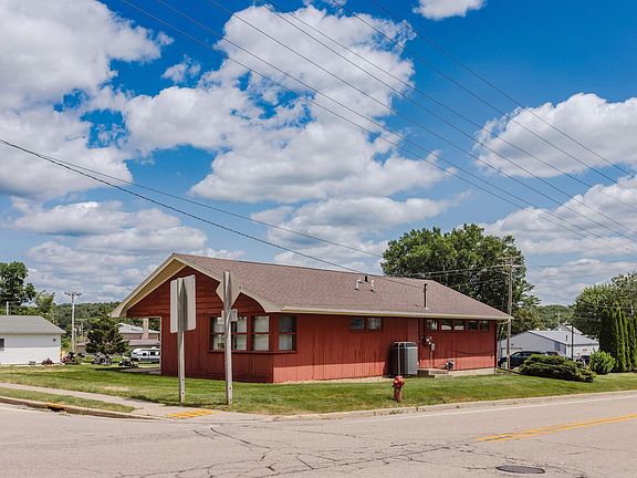 2nd image of 506 Main St