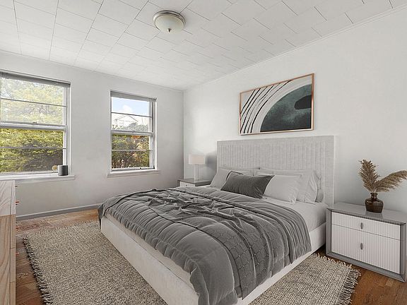 5th image of 2064 33rd St