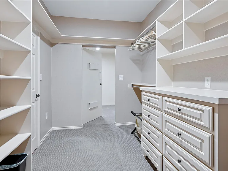2309 Parker Rd — Photo 21