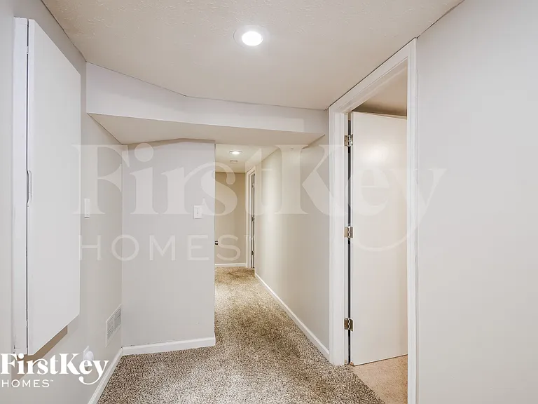 9026 Kasteel Way — Photo 13