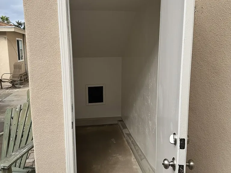 5058-68 Santa Monica Ave — Photo 37