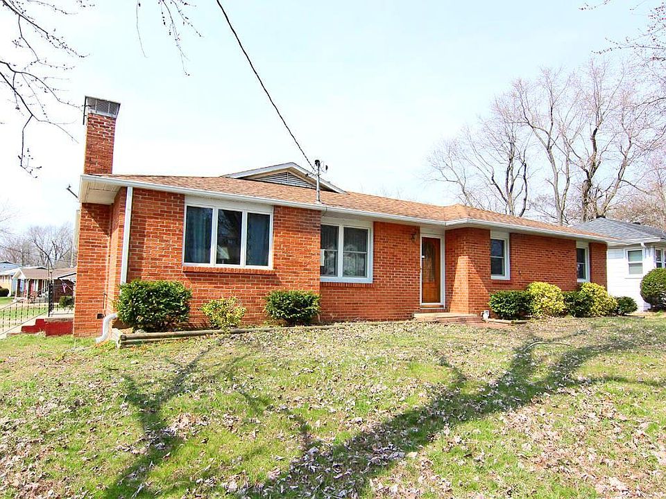 1st image of 820 Corinne St