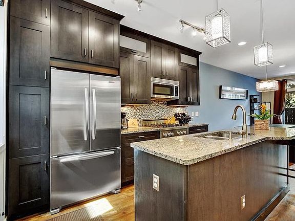 5th image of 524 N University Blvd