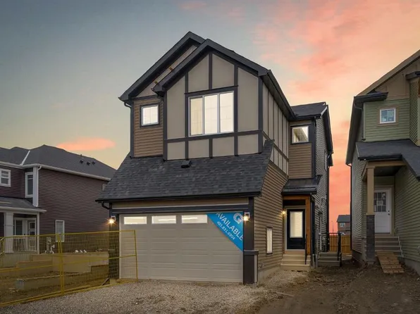 445 W Lewiston Lndg NE, Calgary, AB T3P 2H8