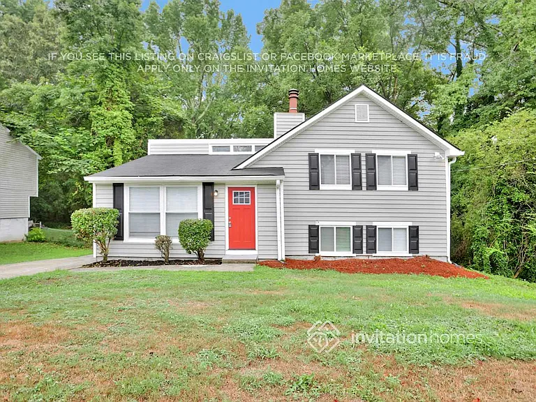 1217 Muirfield Dr — Photo 2