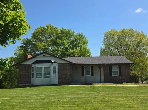663 Homestead Ln, Villa Ridge, MO 63089