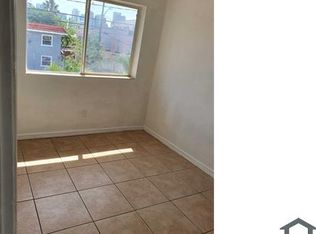 900 SW 2nd St #3, Miami, FL 33130