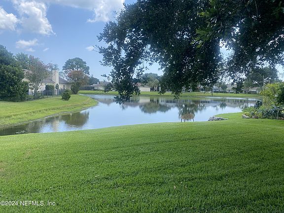 4th image of 193 CROSSROAD LAKES Drive