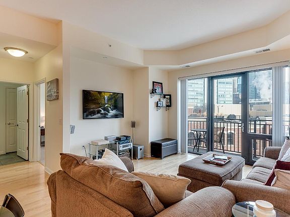 4th image of 500 Grant St E #309