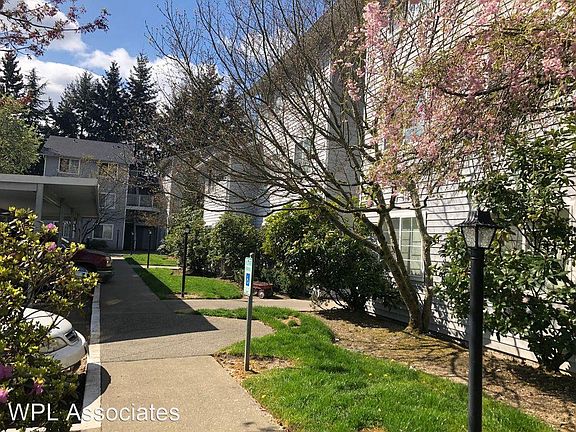 2nd image of 4798 Parkhurst Ln NE #104