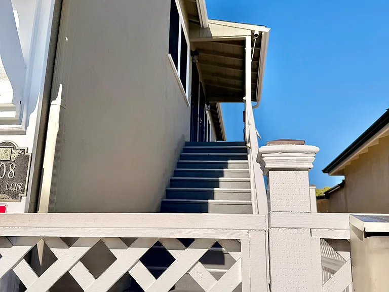 Encino Ln — Photo 38