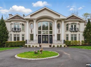 24 Burning Hollow Rd, Saddle River, NJ 07458