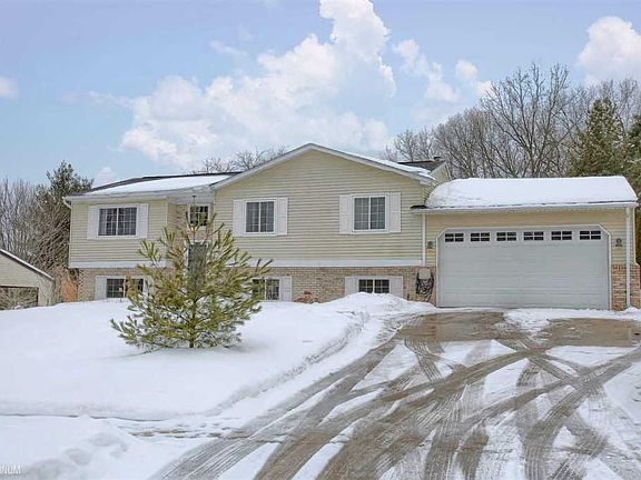 2nd image of 200 Woodlake Dr
