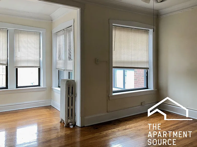 2870 N Clark St #3 — Photo 3