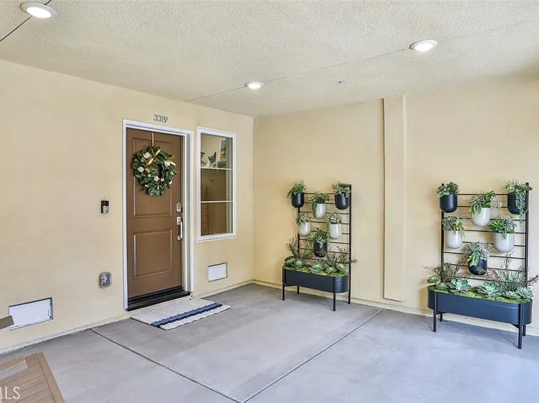 3319 Doheny Way — Photo 7