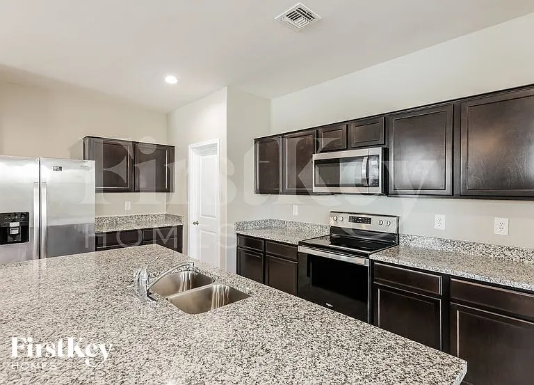 18442 W Faye Way — Photo 7