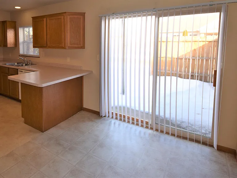 420 Preston Ln — Photo 4