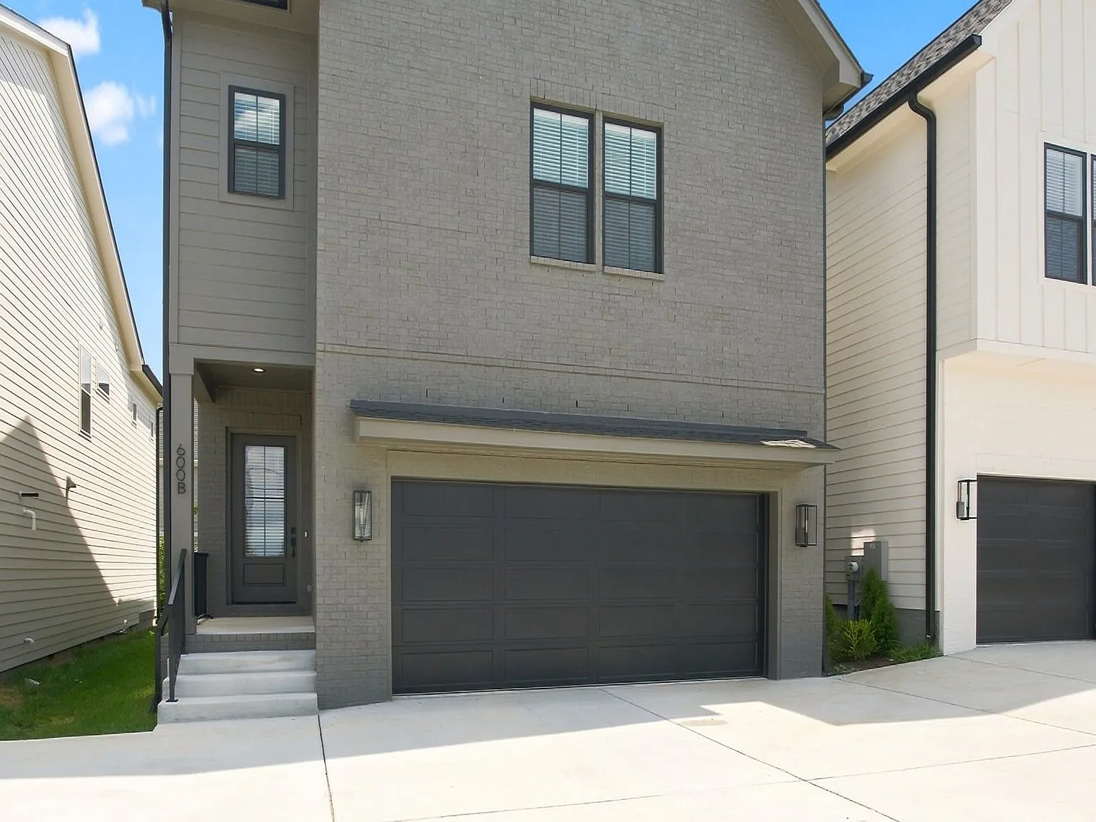4 bed, 4.5 bath, 2406 sqft, $4,700 — Photo 4