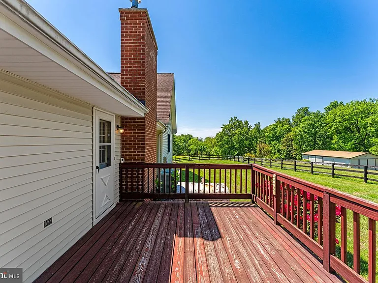 40297 Braddock Rd — Photo 34