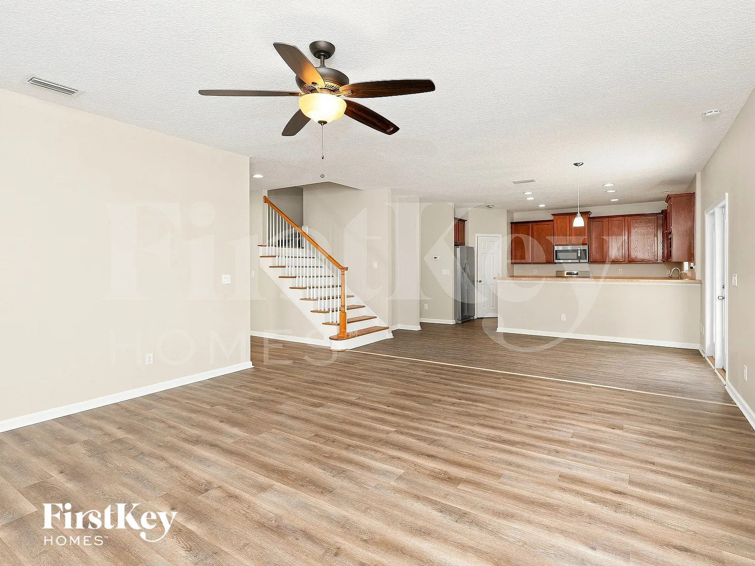5 bed, 2.5 bath, 2996 sqft, $2,580 — Photo 3