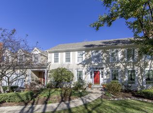 687 Bent Ridge Ln, Barrington, IL 60010