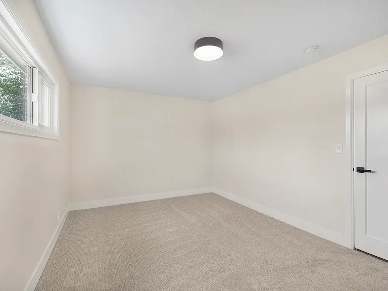 210 N 1st St #1 — Photo 9