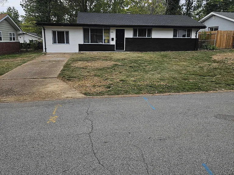 9723 Duke Dr — Photo 1