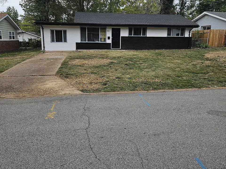 9723 Duke Dr