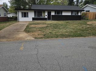9723 Duke Dr, Saint Louis, MO 63136