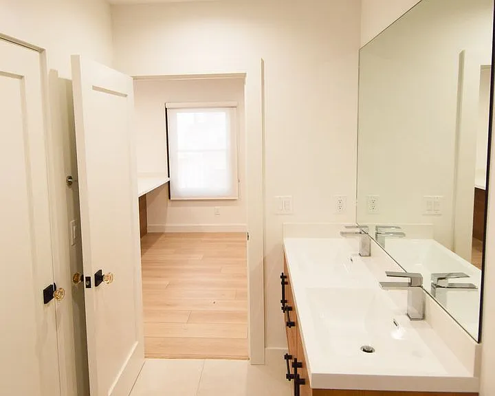 317 Ocean Park Blvd — Photo 13