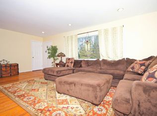 10 Church Rd, Suffern, NY 10901