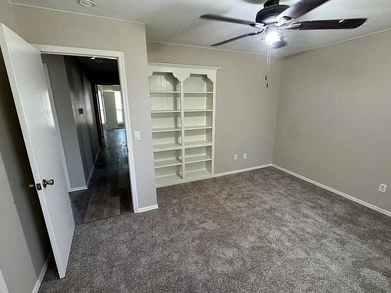 2618 Richardson Dr — Photo 7