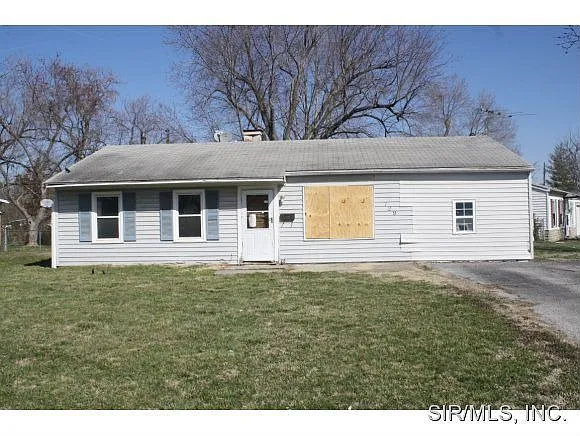 729 Saint Paul Dr photo 1