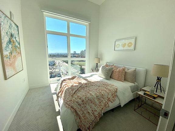 3rd image of 801 S Berendo St #217